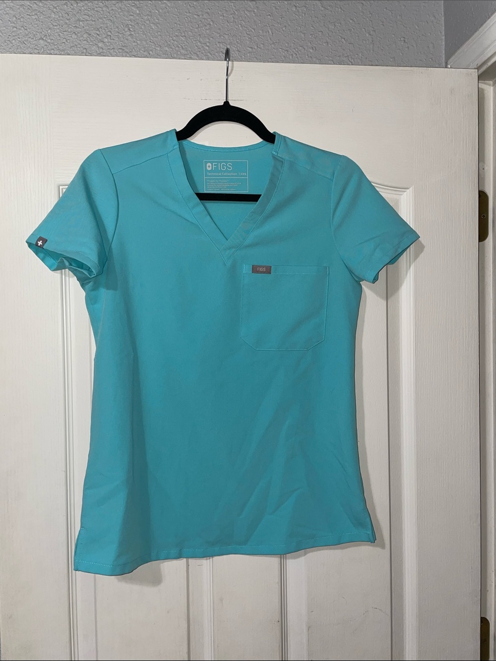 Figs Catarina One Pocket Scrub Top